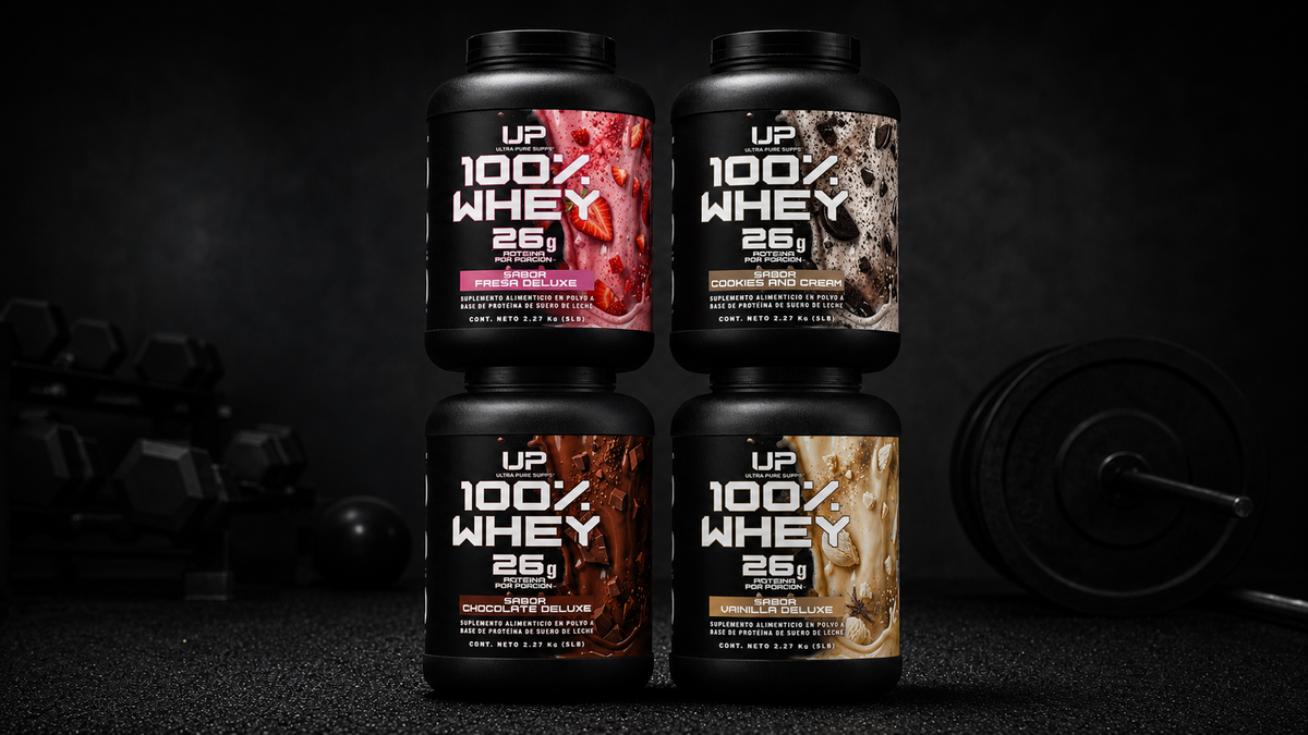 Proteínas UP junto a pesas en un gimnasio